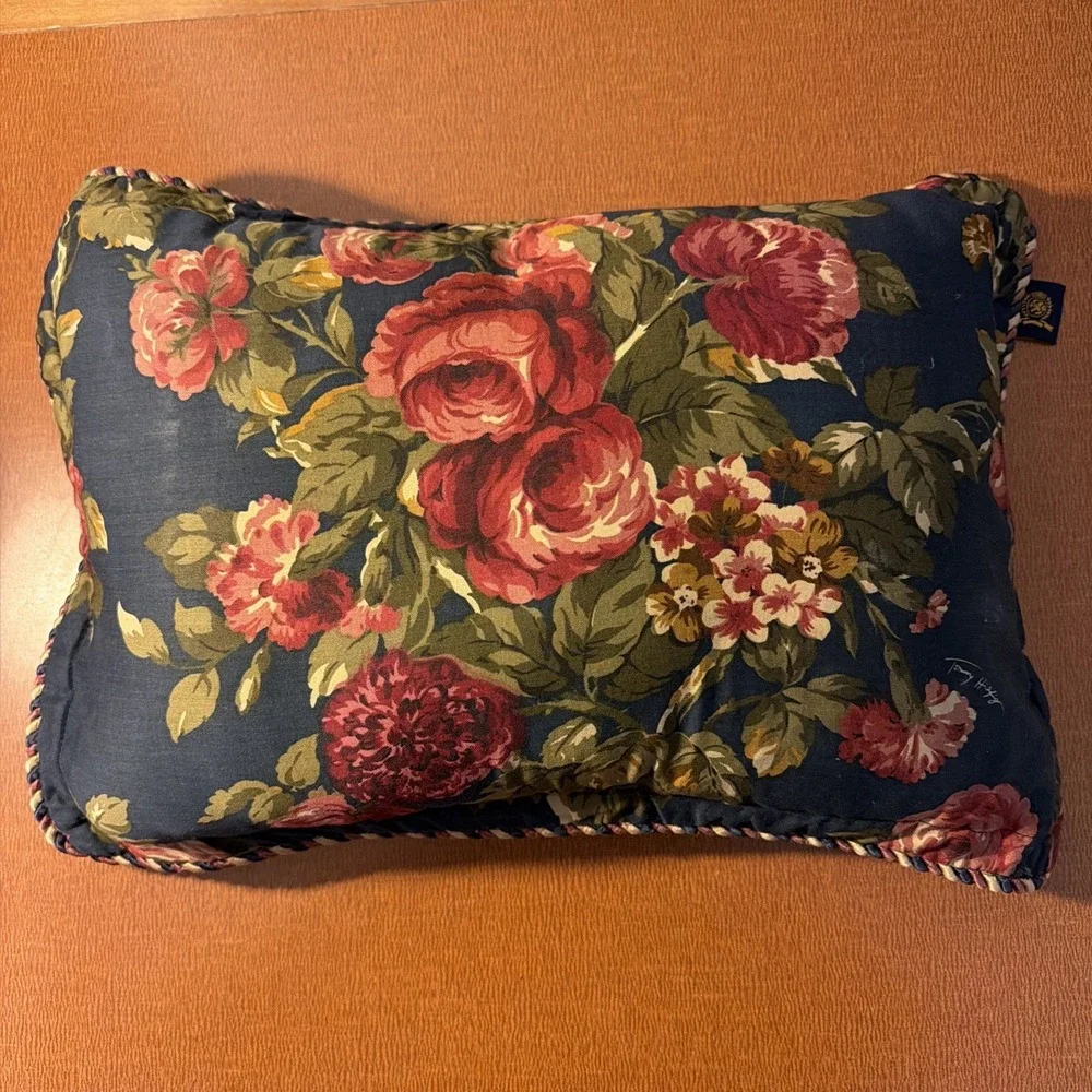Vtg Tommy Hilfiger Navy Fliral Throw Pillow 18